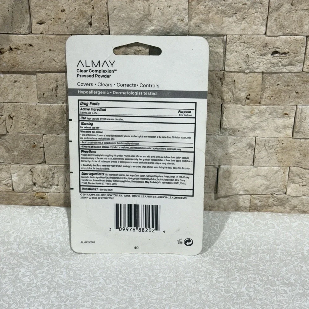 Almay Clear‎ Complexion Pressed Powder #200 Light/Medium